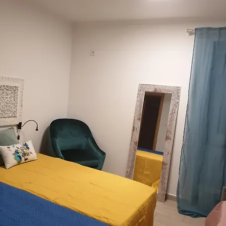 Lisbon Hostel Terminal 4-3